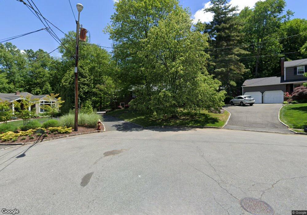 7 Side Hill Ct, Livingston, NJ 07039 - photo 1