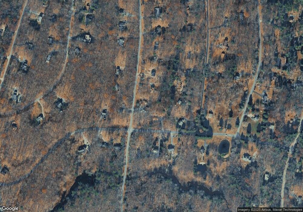 154 Locust Dr, Milford, PA 18337 - photo 1