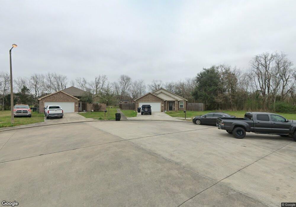 1989 Brentwood Dr, Alvin, TX 77511 - photo 1