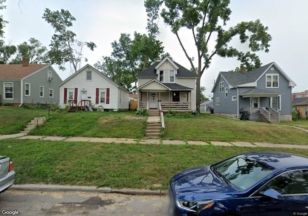 262 12th St NW, Cedar Rapids, IA 52405 - photo 1