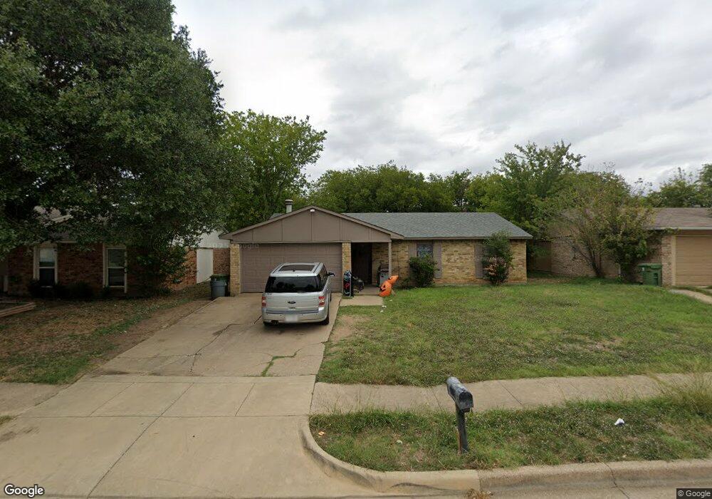 7431 Sandhurst Ln N, North Richland Hills, TX 76182 - photo 1