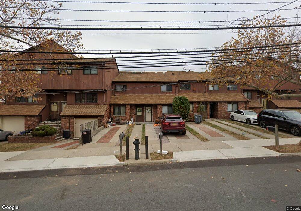 1001 W Fingerboard Rd, Staten Island, NY 10304 - photo 1