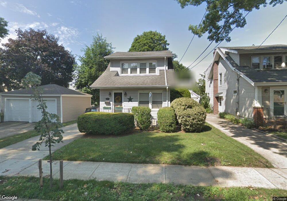 40 Rose Ave, Floral Park, NY 11001 - photo 1