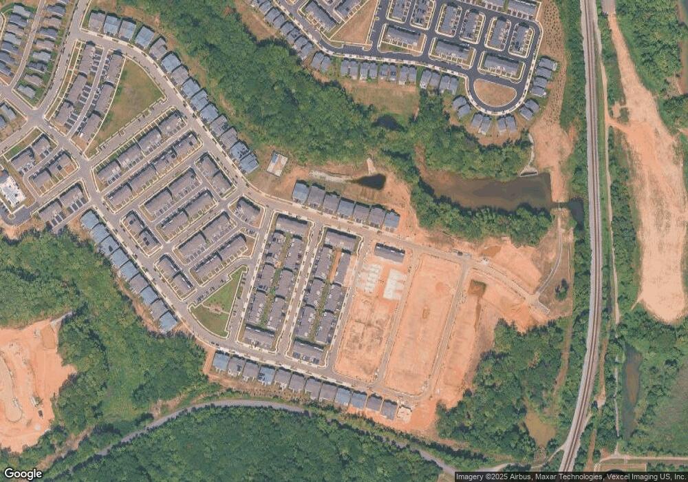 17960 Woods Overlook Dr, Dumfries, VA 22026 - photo 1