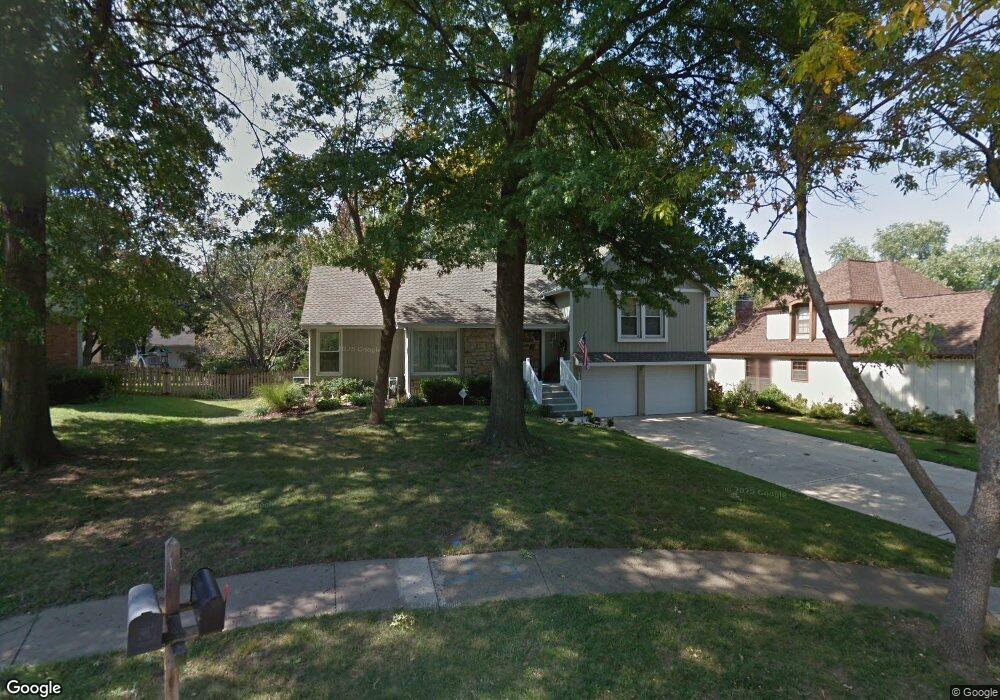 7816 Monrovia St, Shawnee, KS 66216 - photo 1