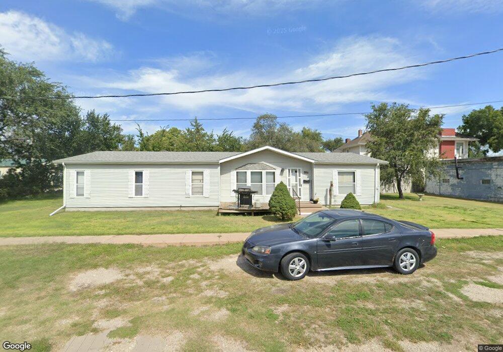 112 W Adams St, Osborne, KS 67473 - photo 1