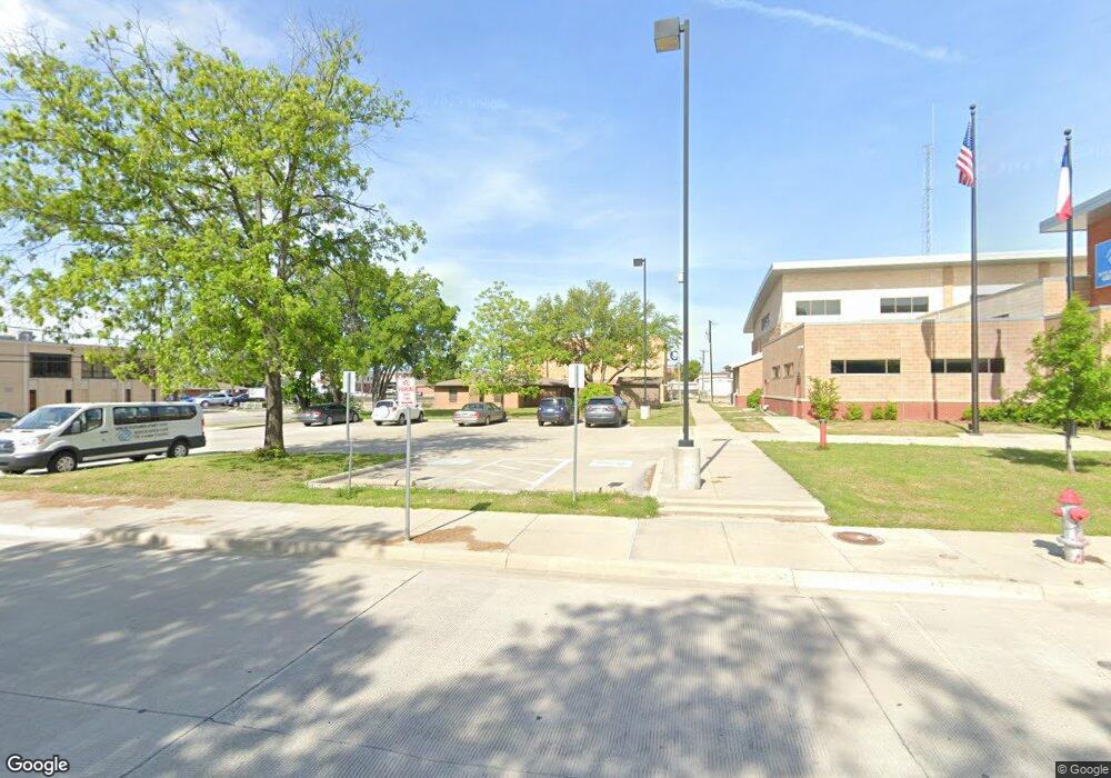 305 N Denton St, Gainesville, TX 76240 - photo 1