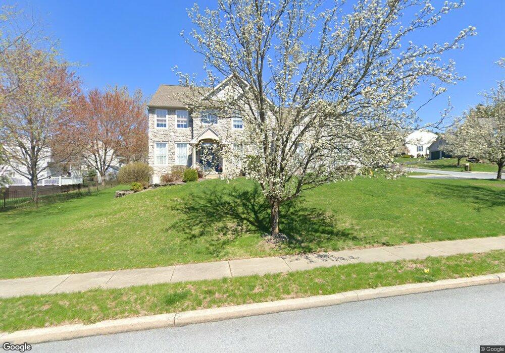1215 Stonehenge Dr, Reading, PA 19606 - photo 1
