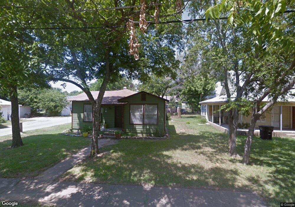 611 N Robinson St, Cleburne, TX 76031 - photo 1