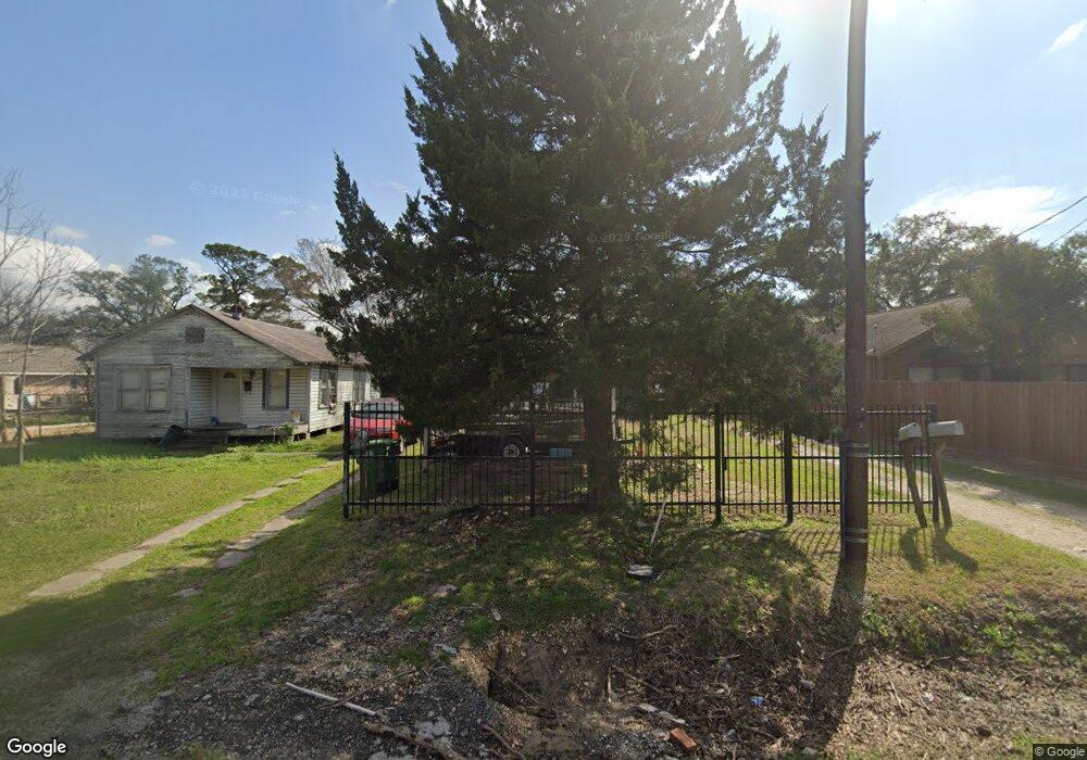 1208 Lindale St, Houston, TX 77022 - photo 1