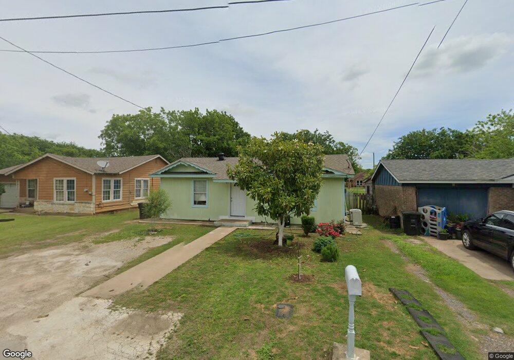 206 Sabine Ave, Cleburne, TX 76031 - photo 1