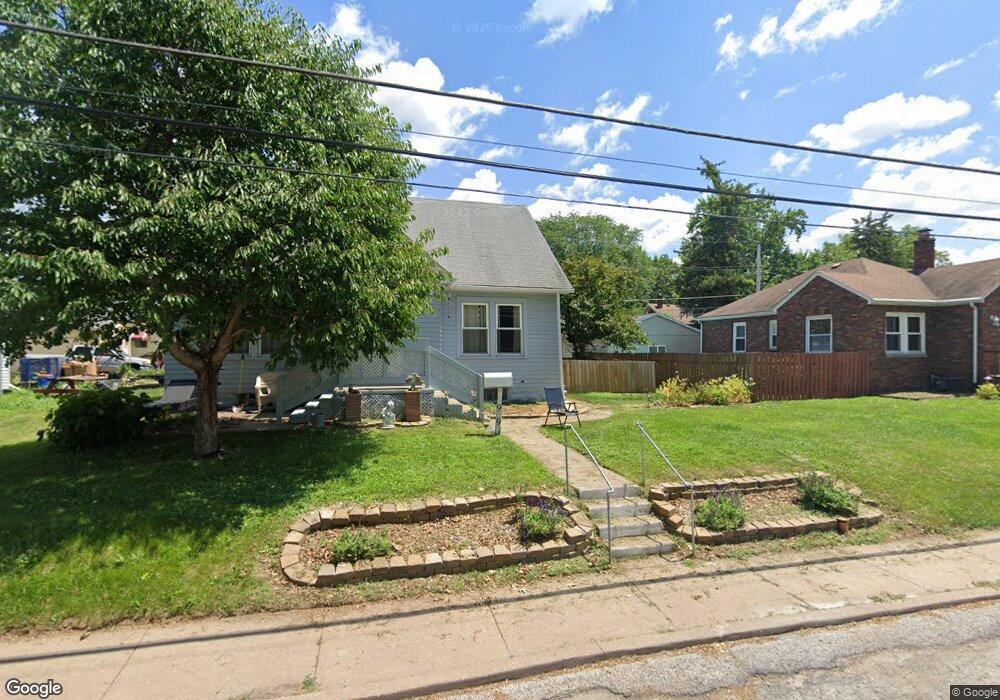 939 N Pine St, Davenport, IA 52804 - photo 1