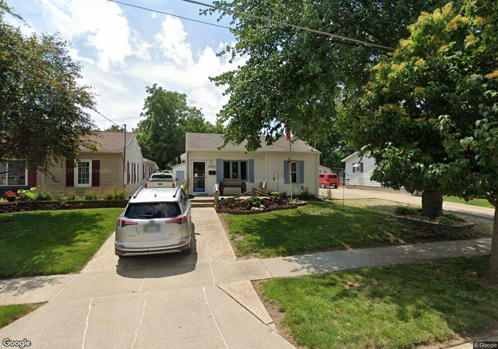 703 E Dunham Ave, Des Moines, IA 50315 - photo 1