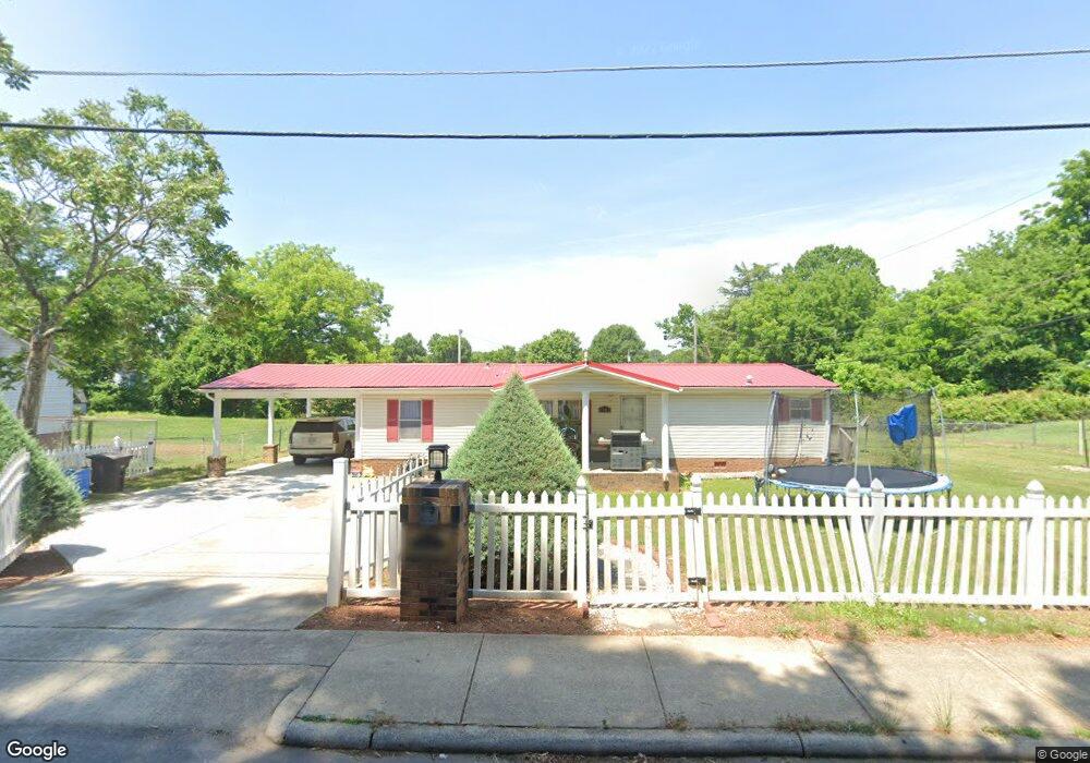 1102 Clay St, Statesville, NC 28677 - photo 1