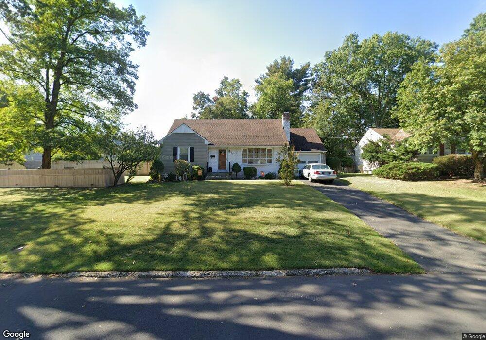 311 Judges Ln, North Plainfield, NJ 07063 - photo 1