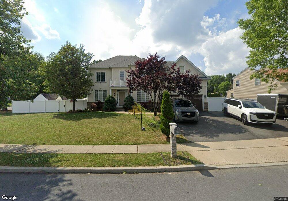 4613 Lisa Ln, Allentown, PA 18103 - photo 1