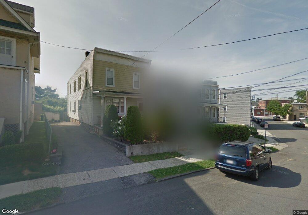 115 Gavin St unit 2-Bedroom in private, Yonkers, NY 10701 - photo 1