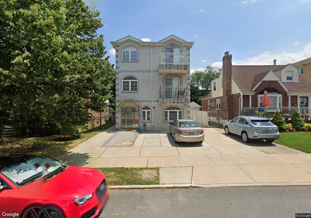 6949 185th St, Fresh Meadows, NY 11365 - photo 1