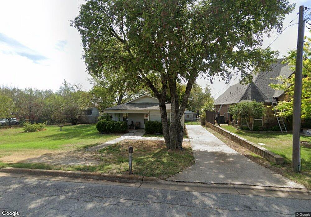 8204 Woods Ln, North Richland Hills, TX 76182 - photo 1