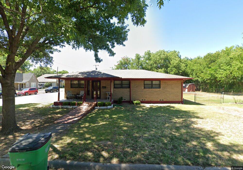 1301 Truelove St, Gainesville, TX 76240 - photo 1