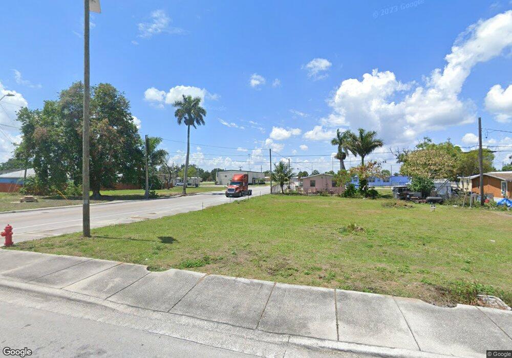 208 SW 8th St, Belle Glade, FL 33430 - photo 1