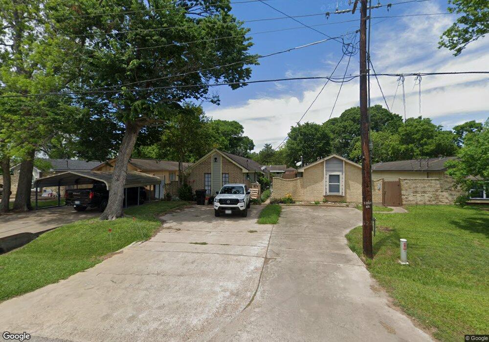 512 N Market St, Brazoria, TX 77422 - photo 1