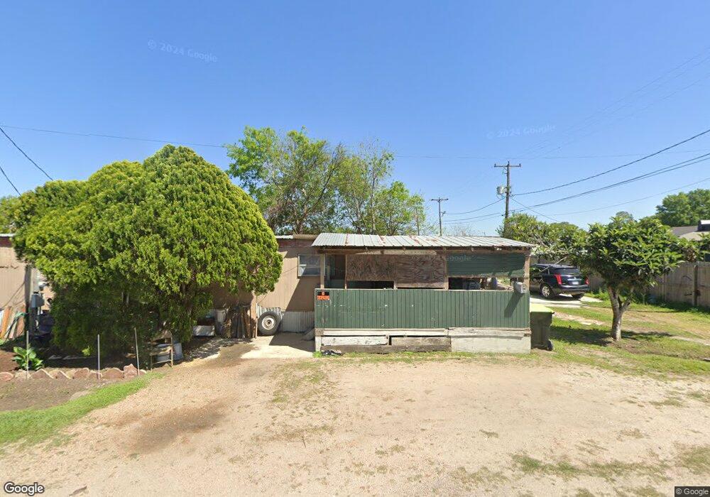 1302 8th St, Bay City, TX 77414 - photo 1