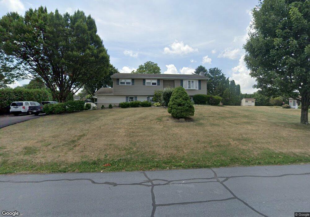 1422 Crest Vu Ln, Coplay, PA 18037 - photo 1