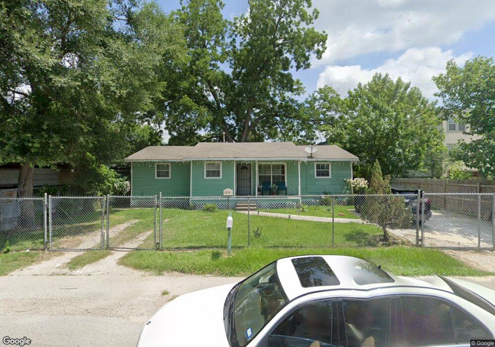 5016 Creekmont Dr, Houston, TX 77091 - photo 1