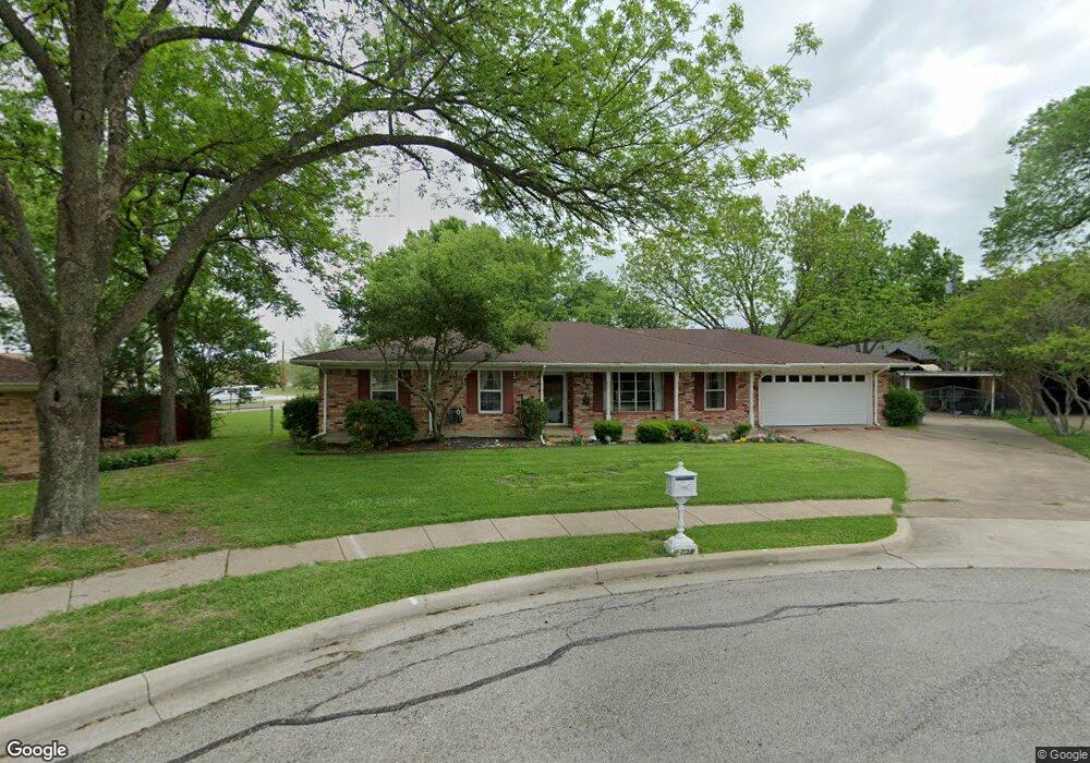 1708 Williamsburg Cir, Ennis, TX 75119 - photo 1