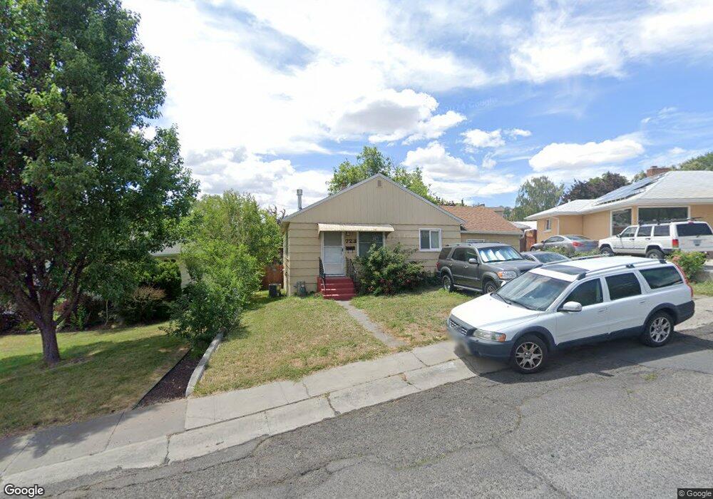 723 NW 10th St, Pendleton, OR 97801 - photo 1