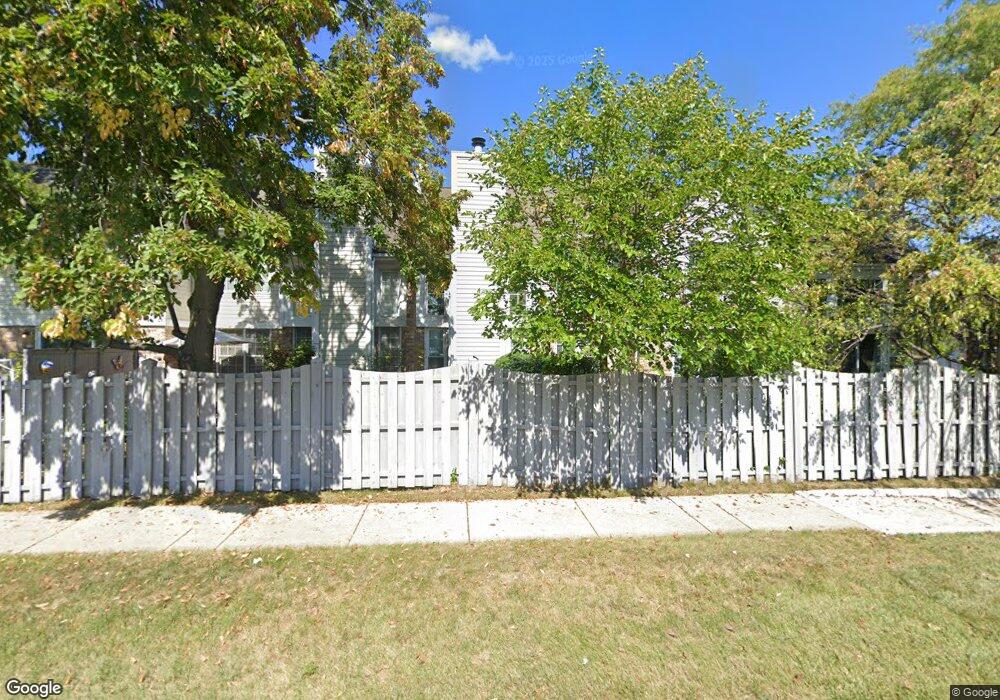 805 Fairmont Ct, Des Plaines, IL 60018 - photo 1