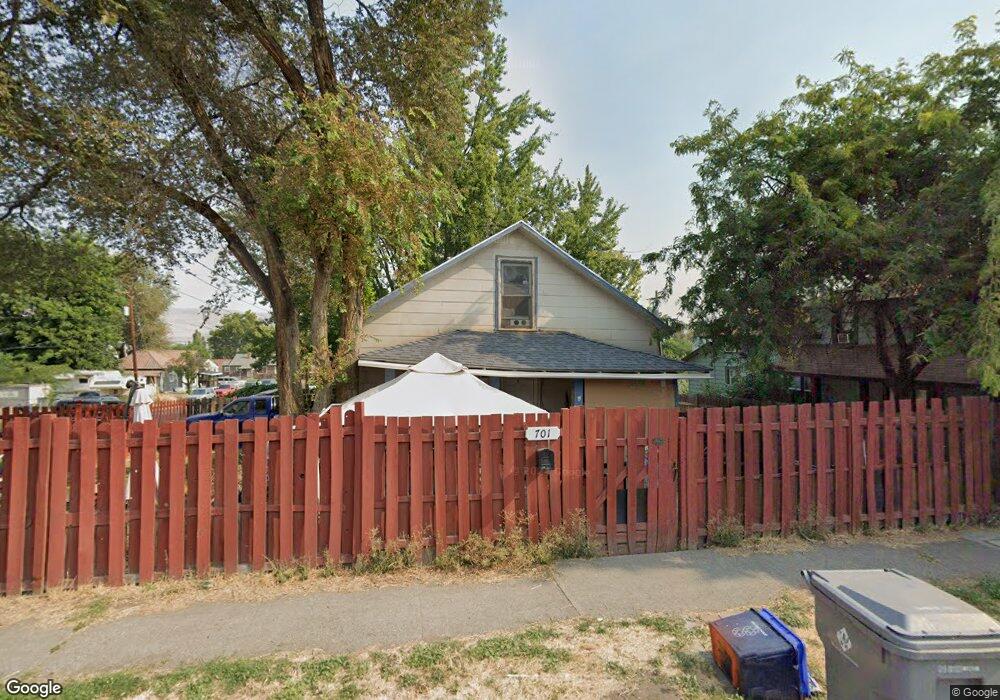 701 E 12th St, the Dalles, OR 97058 - photo 1