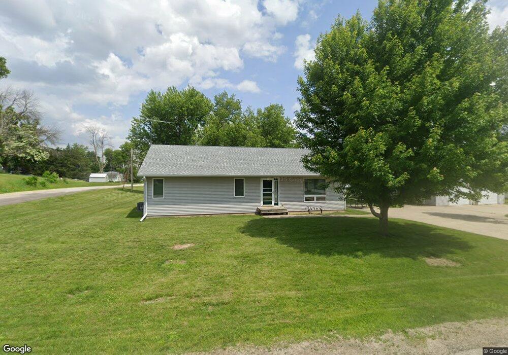 1200 Vernon Hill Blvd, Cedar Rapids, IA 52403 - photo 1
