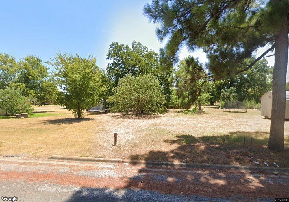 805 W 6th St, Hearne, TX 77859 - photo 1