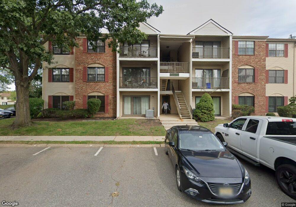 386 Lancaster Ct, Piscataway, NJ 08854 - photo 1