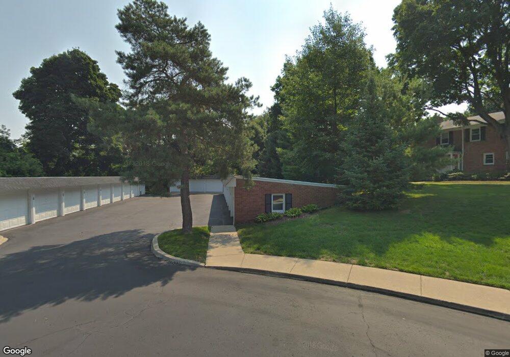 26 Barbour Ln, Bloomfield Hills, MI 48304 - photo 1