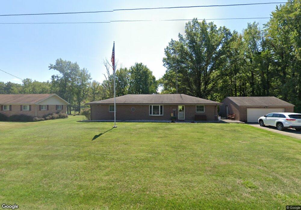 4475 W Deaver Rd, Columbus, IN 47201 - photo 1