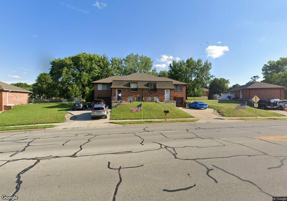 13413 Johnson Dr, Shawnee, KS 66216 - photo 1