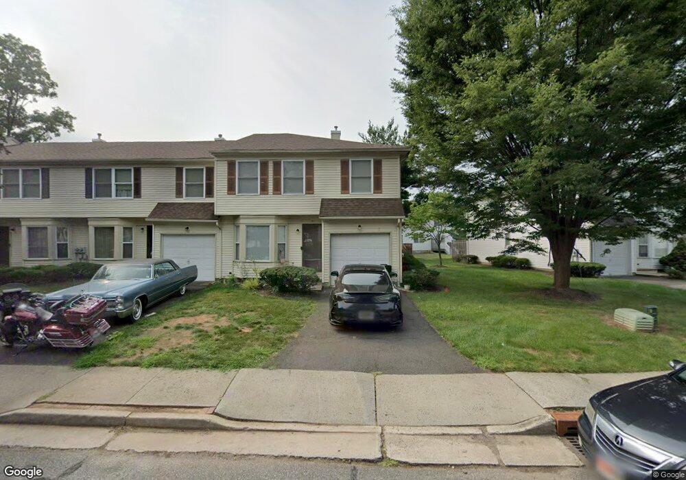 31 Tree Top Rd, Middlesex, NJ 08846 - photo 1