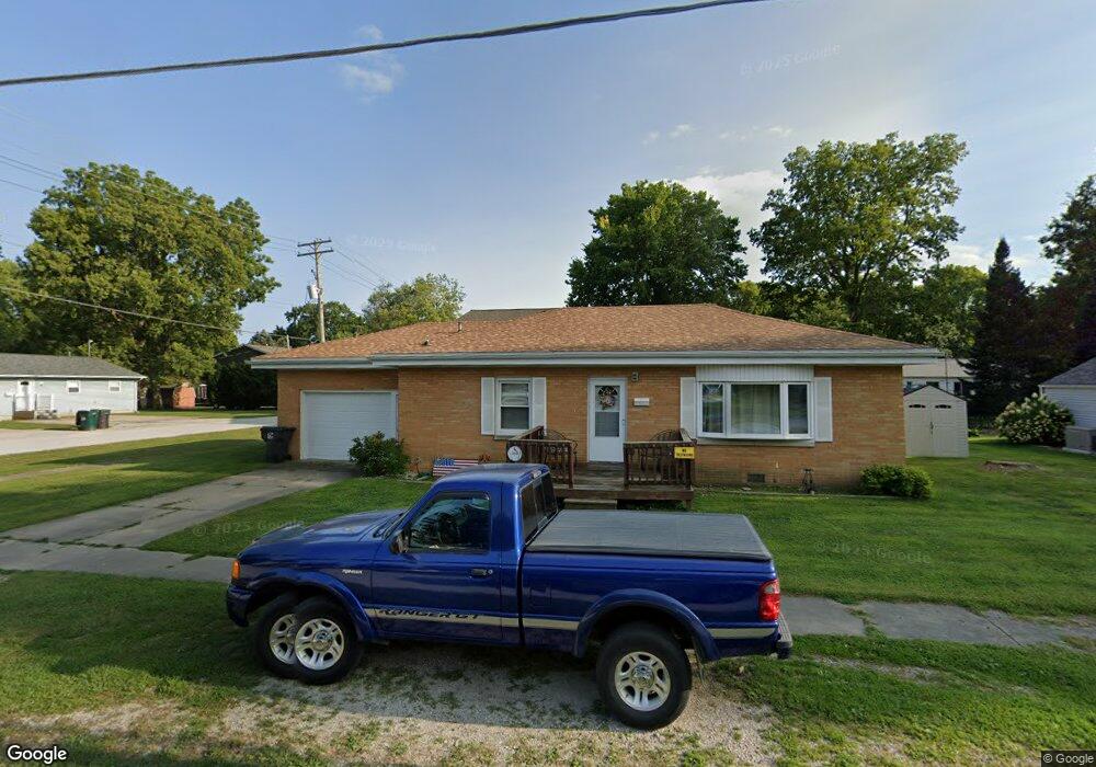 509 E Daggy St, Tuscola, IL 61953 - photo 1