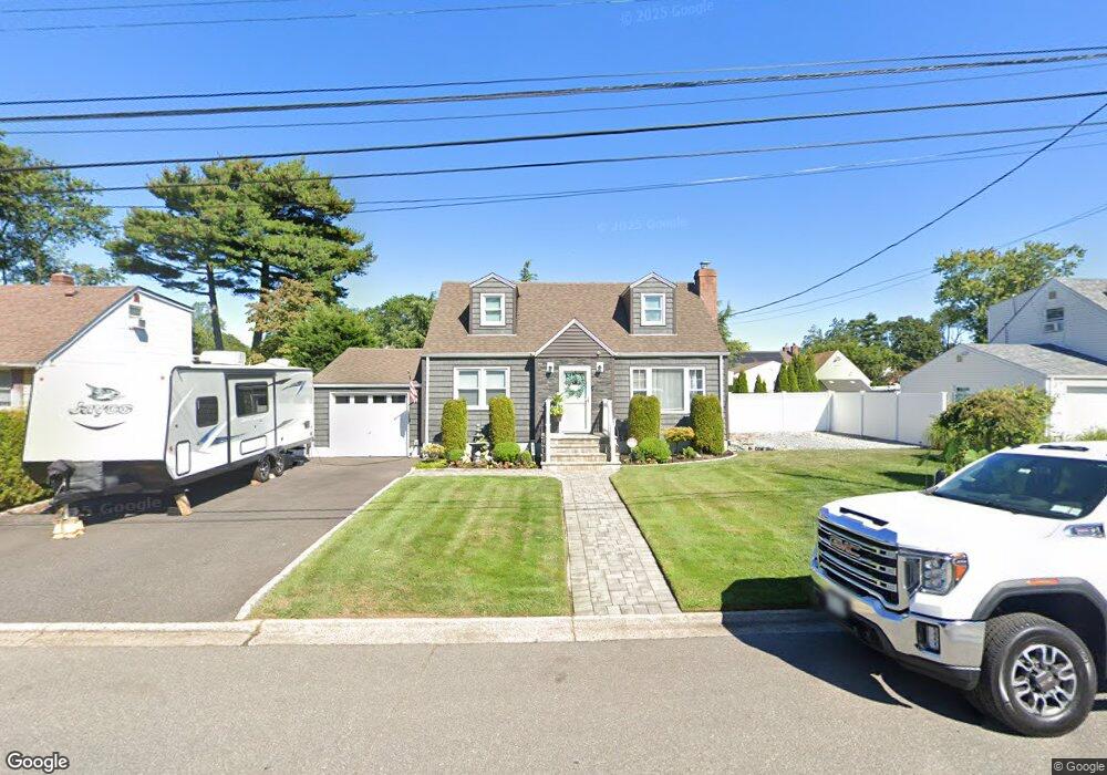 634 11th St, West Babylon, NY 11704 - photo 1