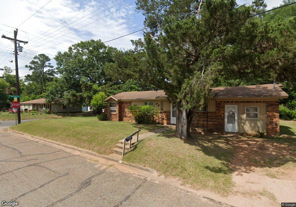 809 Cariker St, Nacogdoches, TX 75961 - photo 1