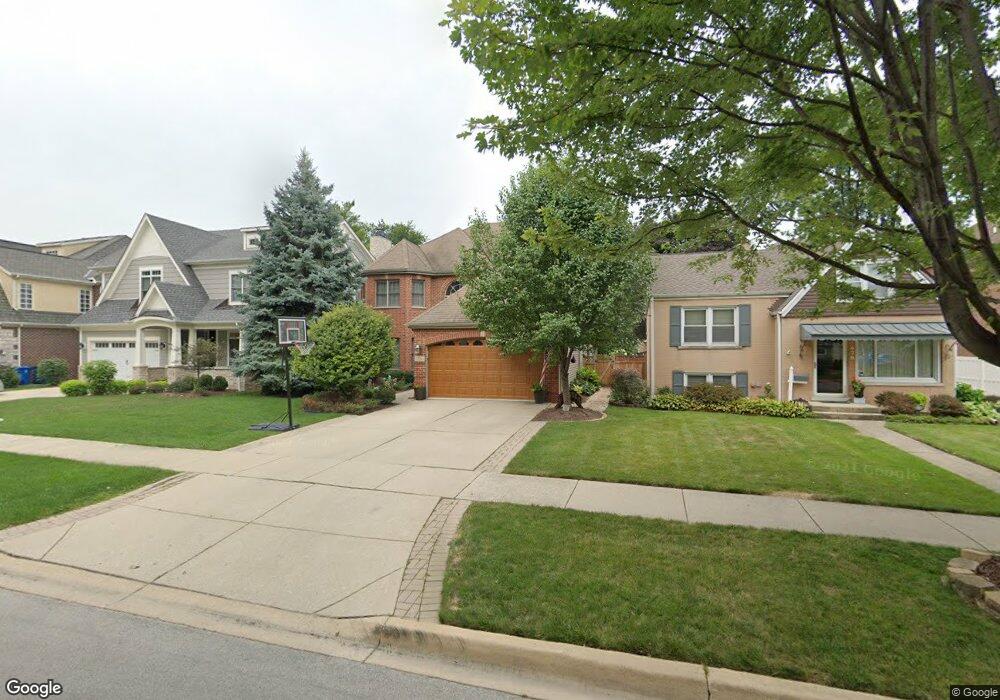 680 S Mitchell Ave, Elmhurst, IL 60126 - photo 1