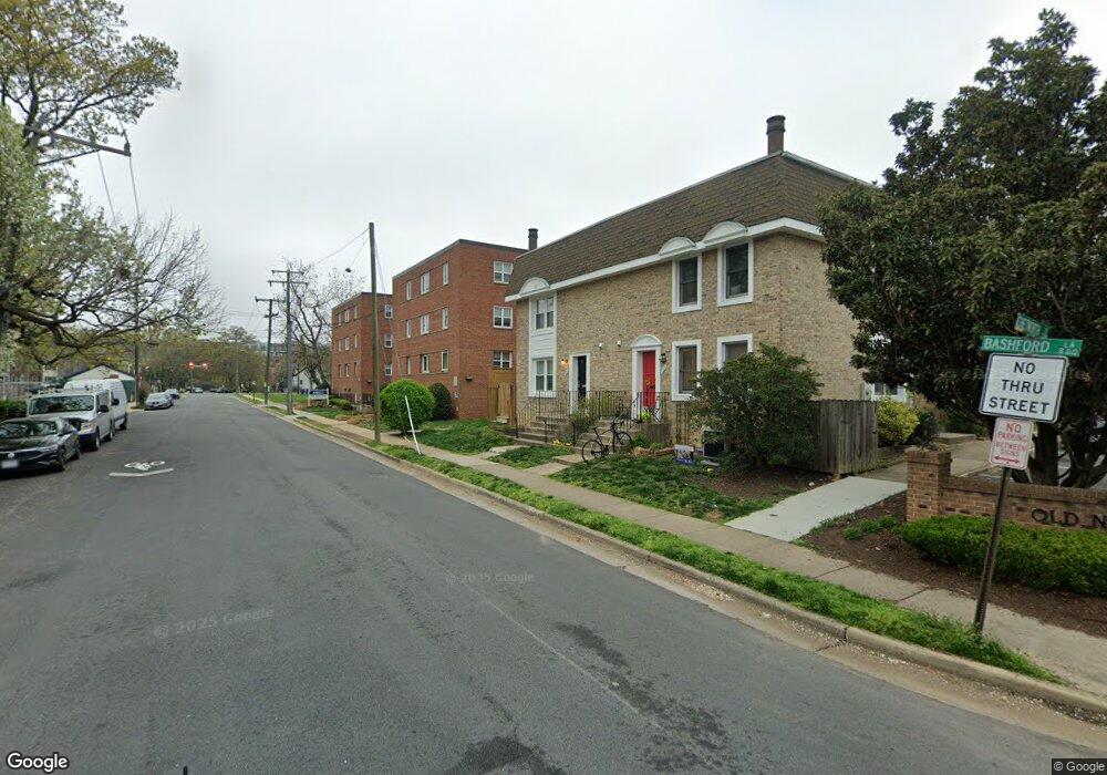 1302 Chetworth Ct, Alexandria, VA 22314 - photo 1