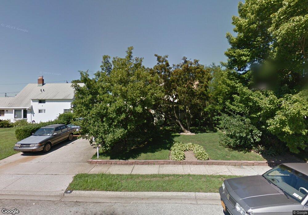 19 Skylark Ln, Levittown, NY 11756 - photo 1