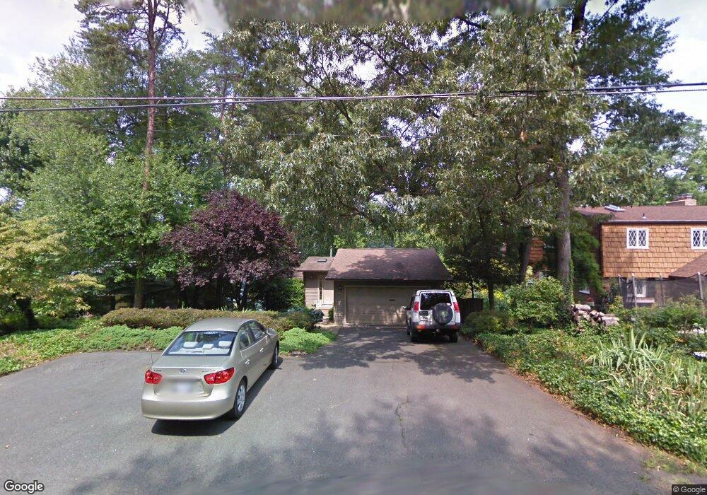 6230 Lakeview Dr, Falls Church, VA 22041 - photo 1