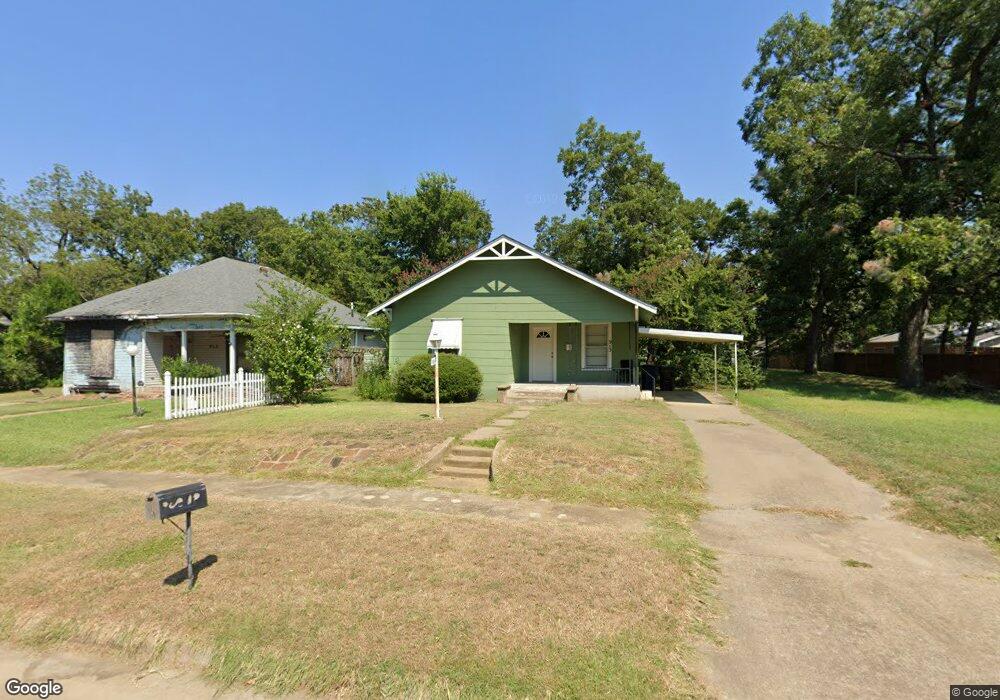 915 W Day St, Denison, TX 75020 - photo 1