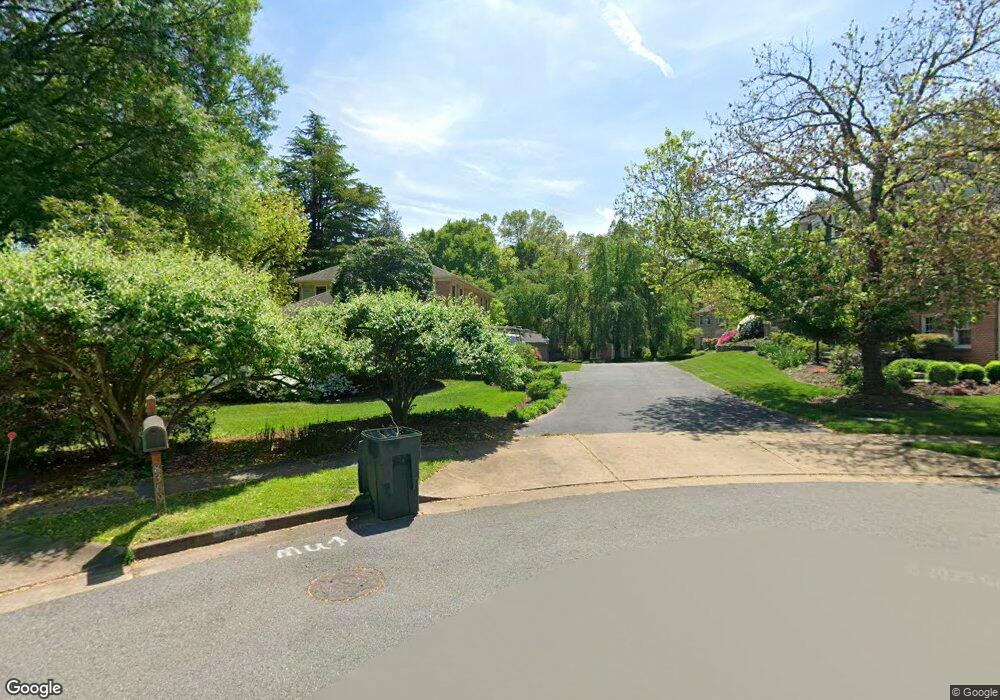 8315 Chapel Lake Ct, Annandale, VA 22003 - photo 1