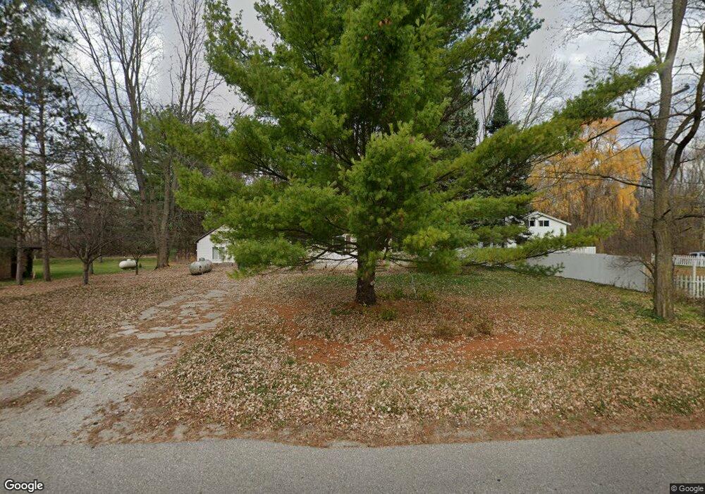 3047 E Siebert Rd, Midland, MI 48642 - photo 1